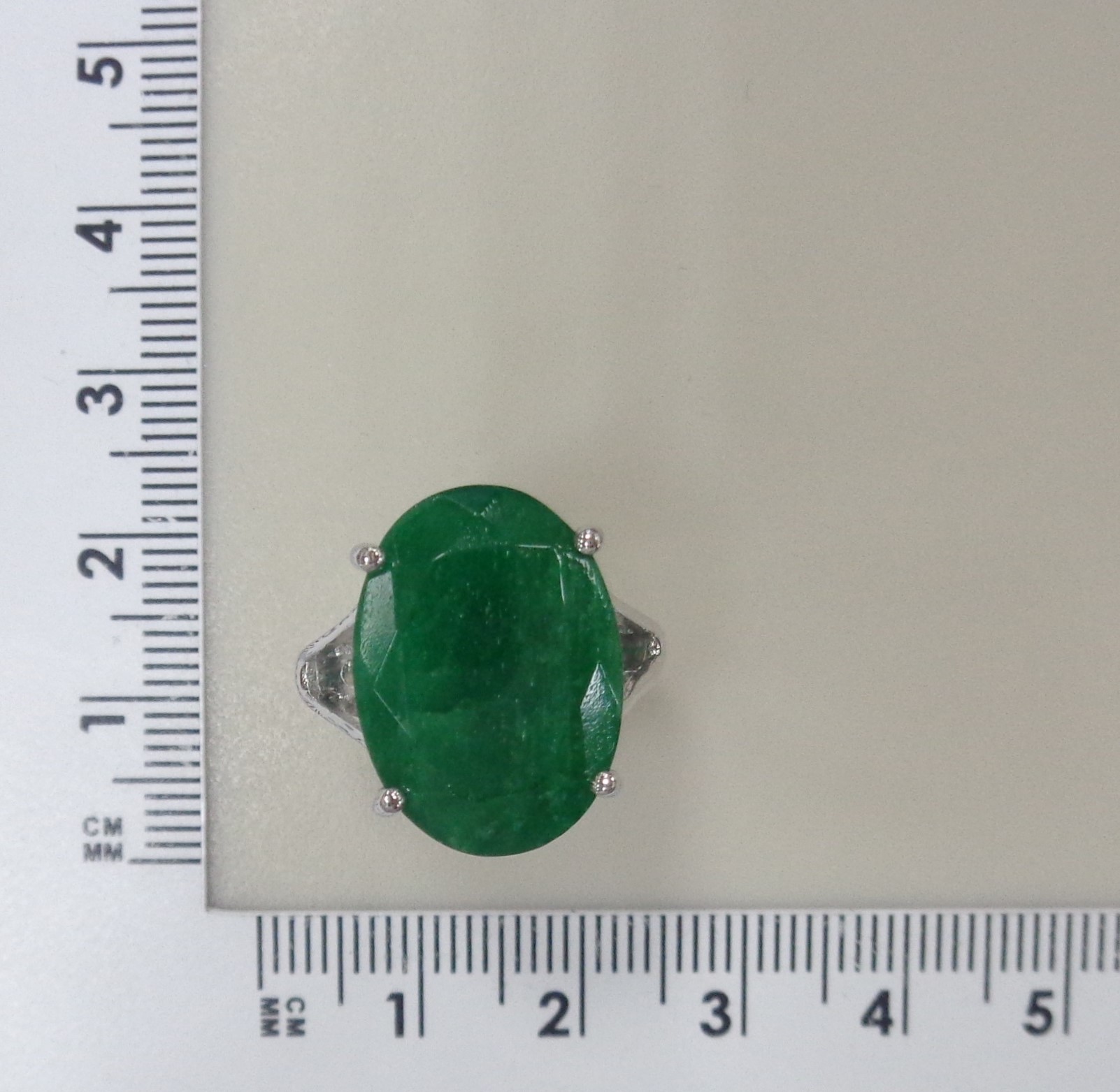 Серебряное кольцо с бериллом